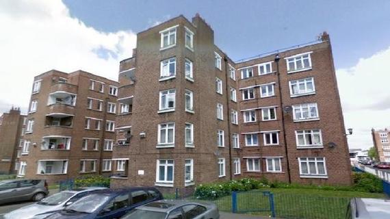 2 bedroom Flat for s...